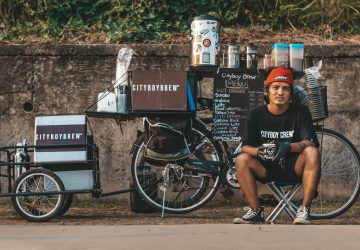 Inspired by a Davao-based motorcycle cafe called The Mobile Café, Mong Vicente of Cityboy Brew decided to take his business out in the streets on his bike