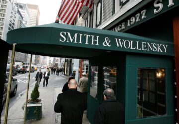 Holiday bookings are back at upscale restaurants—at higher prices