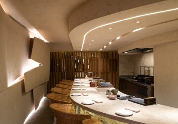 The main dining space of Inatô